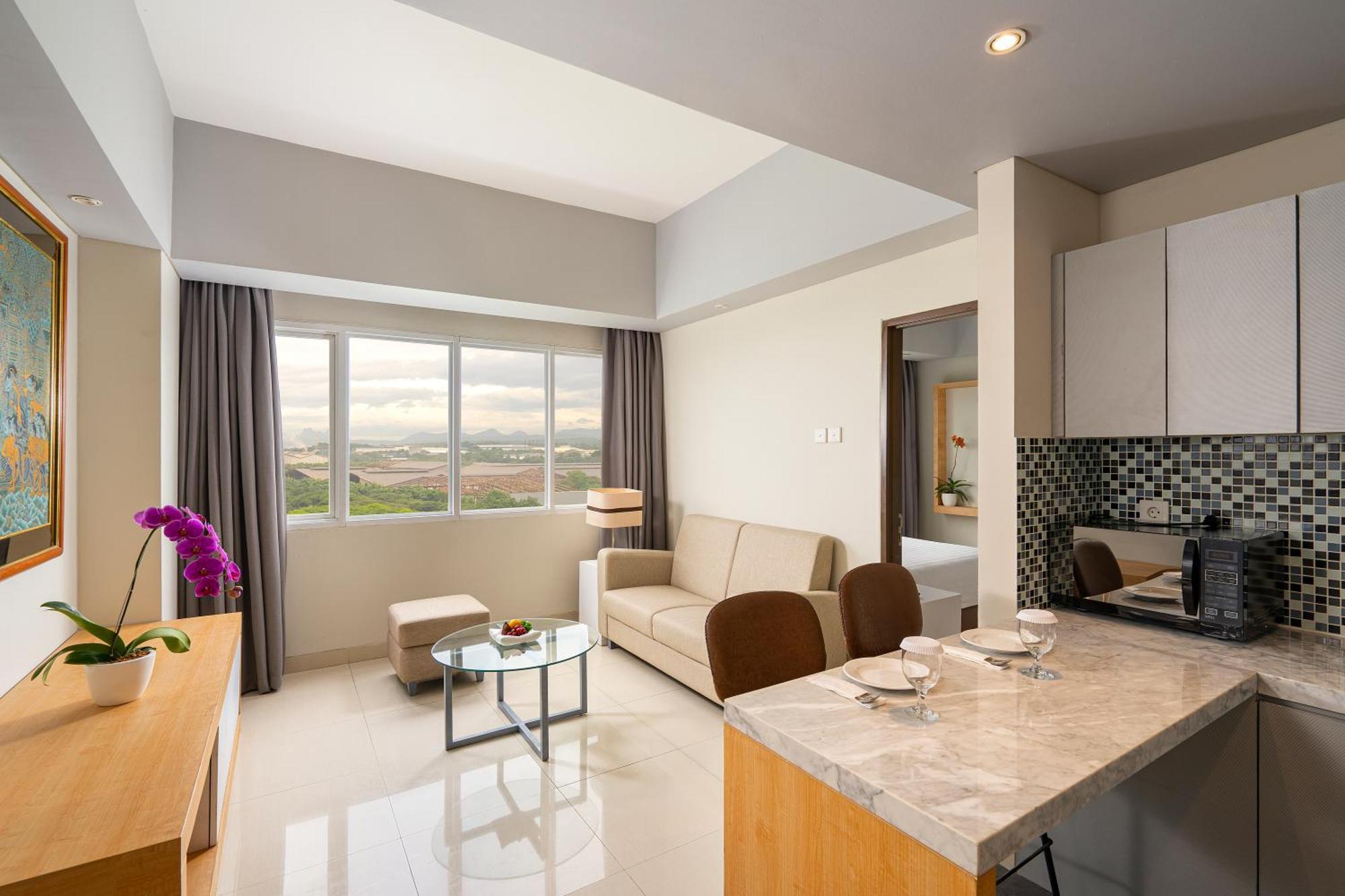 Batiqa Hotel & Apartments Karawang Exterior foto